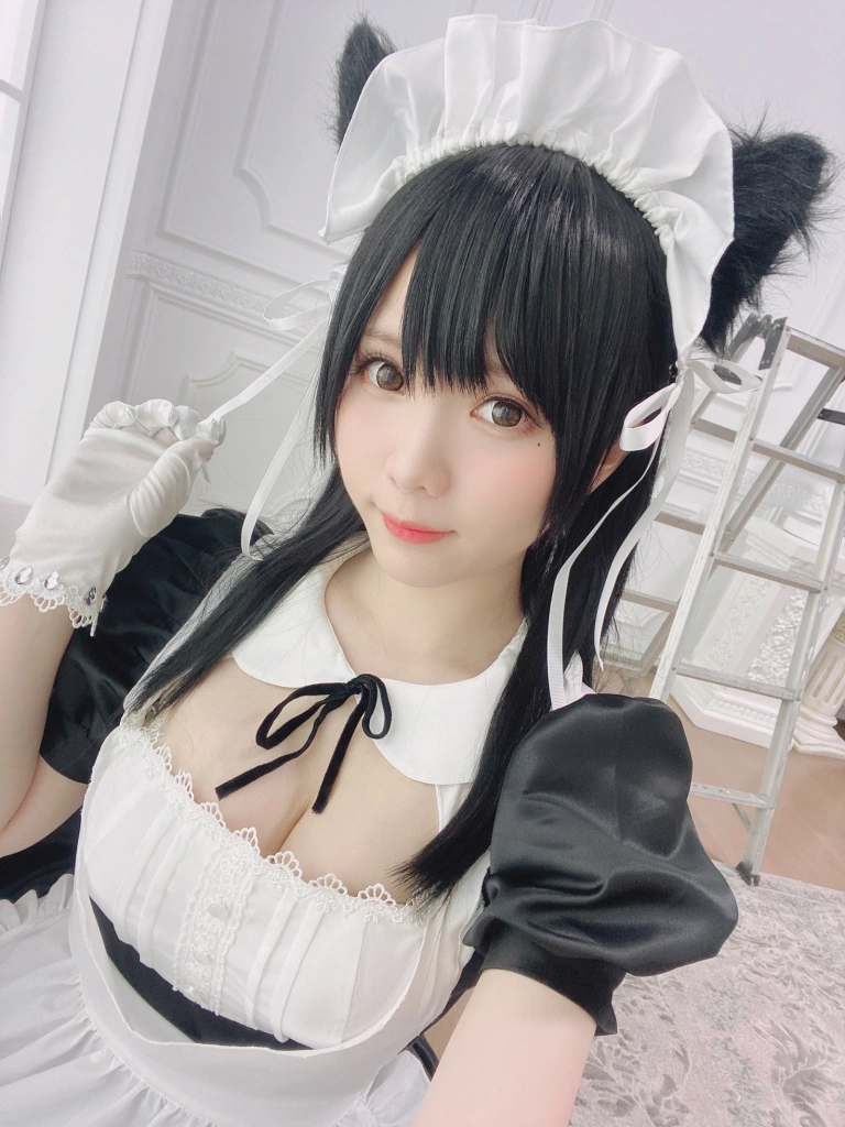 霜月shimo《爱宕女仆》写真图集 16P+2V｜在线预览与图包下载