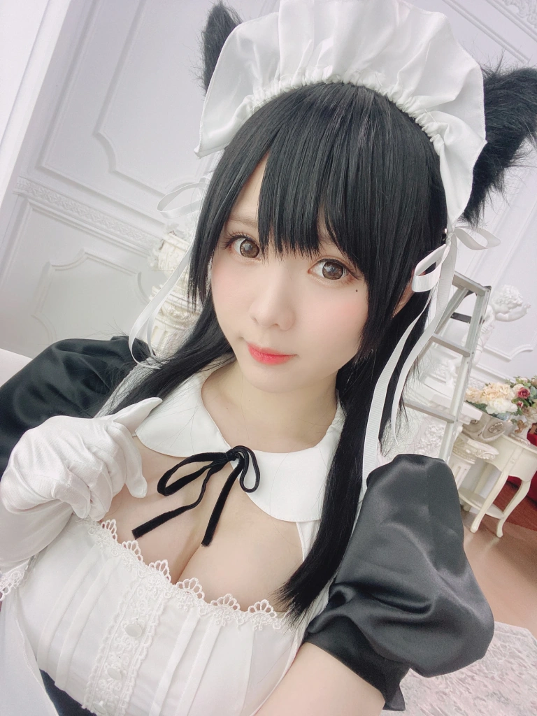 霜月shimo《爱宕女仆》写真图集 16P+2V｜在线预览与图包下载