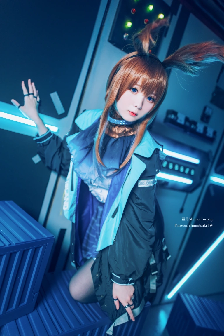 霜月shimo《明日方舟 阿米娅》写真图集 18P｜在线预览与图包下载