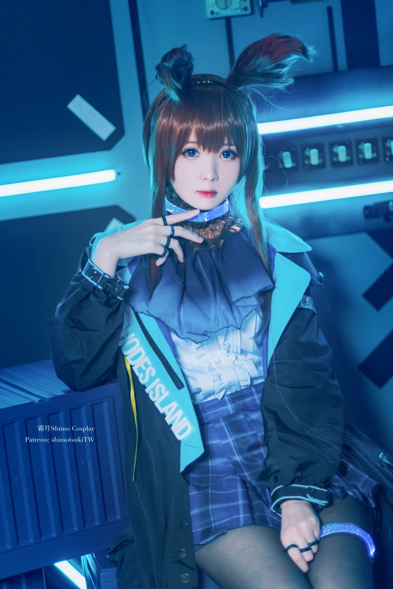 霜月shimo《明日方舟 阿米娅》写真图集 18P｜在线预览与图包下载