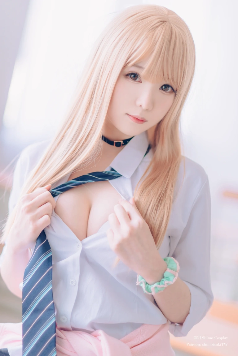 霜月shimo《金发制服》写真图集 8P｜在线预览与图包下载