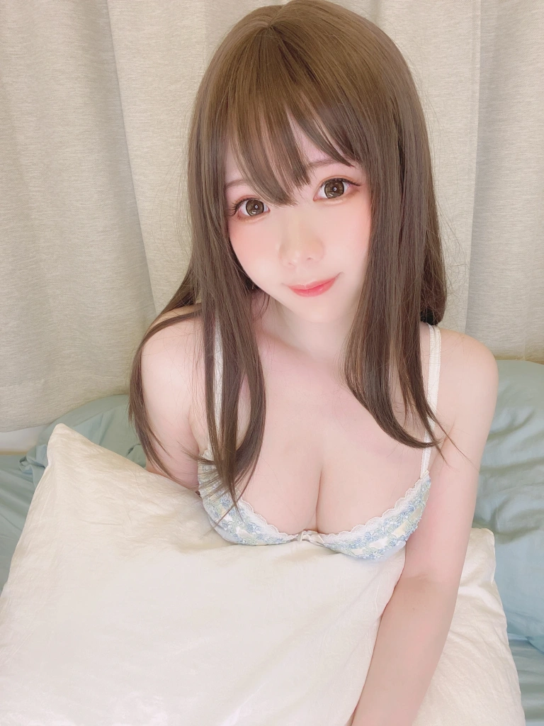霜月shimo《Fantia 2022年01月会员合集（5期）》写真图集 99P｜在线预览与图包下载