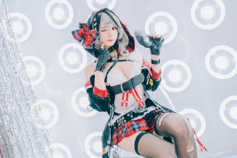 霜月shimo《Sakamata Chloe》写真图集 16P｜在线预览与图包下载