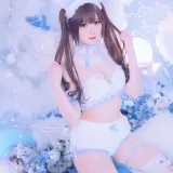 霜月shimo《White Bear》写真图集 16P｜在线预览与图包下载