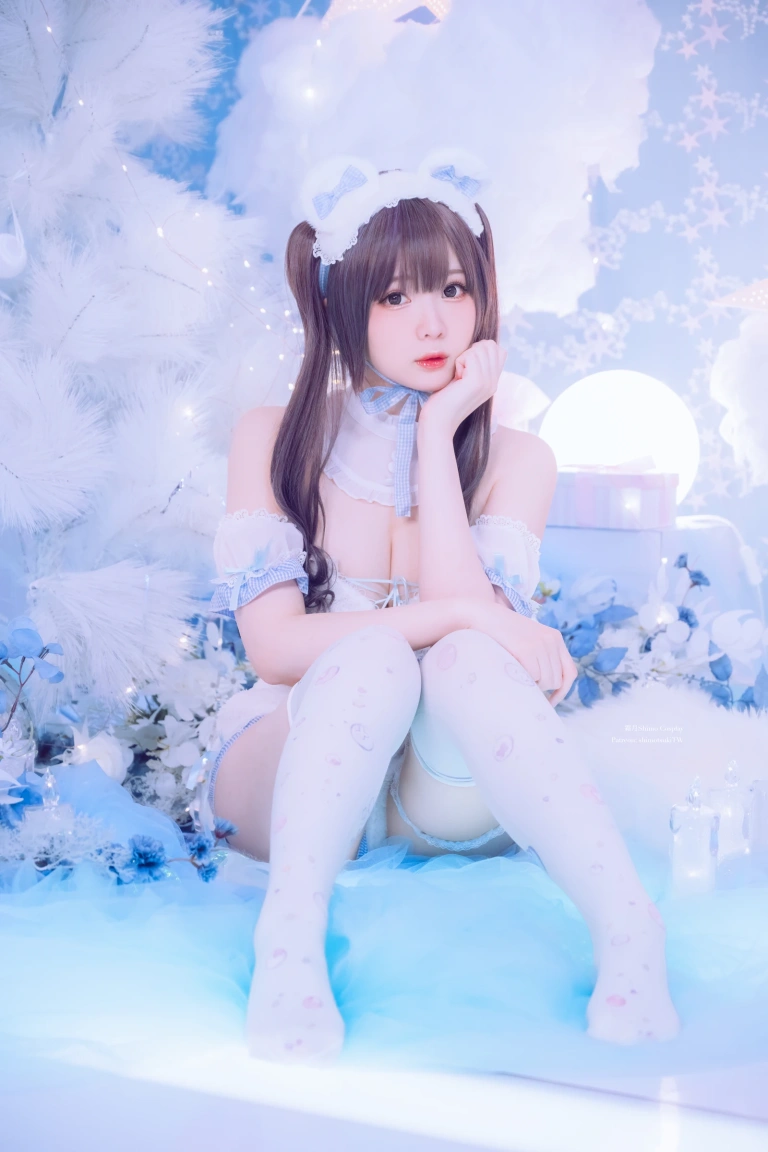 霜月shimo《White Bear》写真图集 16P｜在线预览与图包下载
