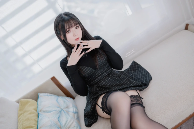 霜月shimo《Private Wear》写真图集 30P｜在线预览与图包下载