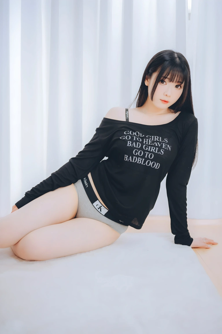 霜月shimo《「DL版写真集」週末彼女》写真图集 101P｜在线预览与图包下载