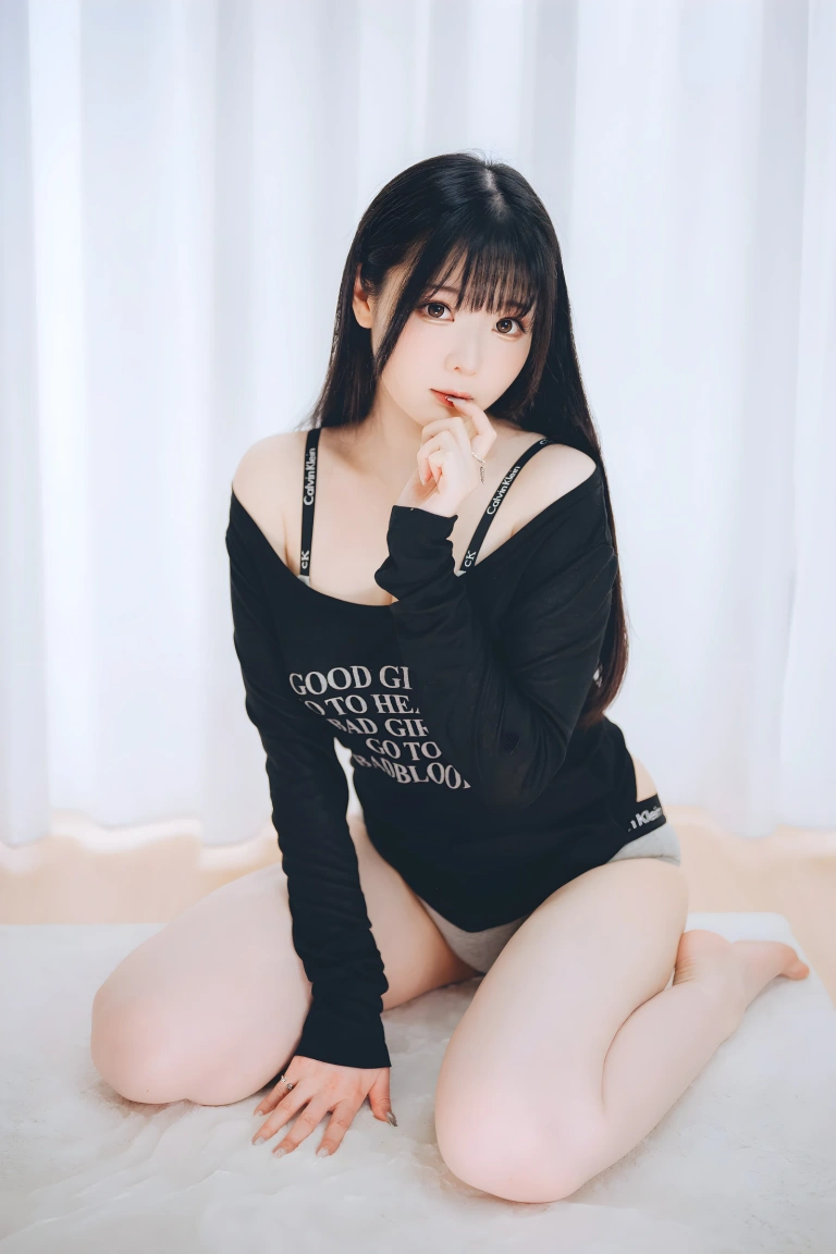 霜月shimo《「DL版写真集」週末彼女》写真图集 101P｜在线预览与图包下载
