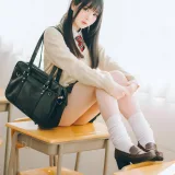 霜月shimo《「DL版写真集」隣のサキュバス霜月さん！！vol.01》写真图集 124P+1V｜在线预览与图包下载