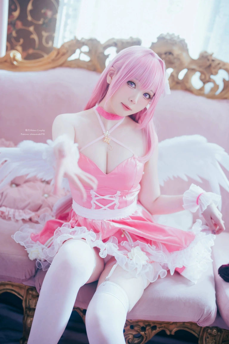 霜月shimo《桃樂絲 Dorothy（NIKKE）》写真图集 26P+3V｜在线预览与图包下载