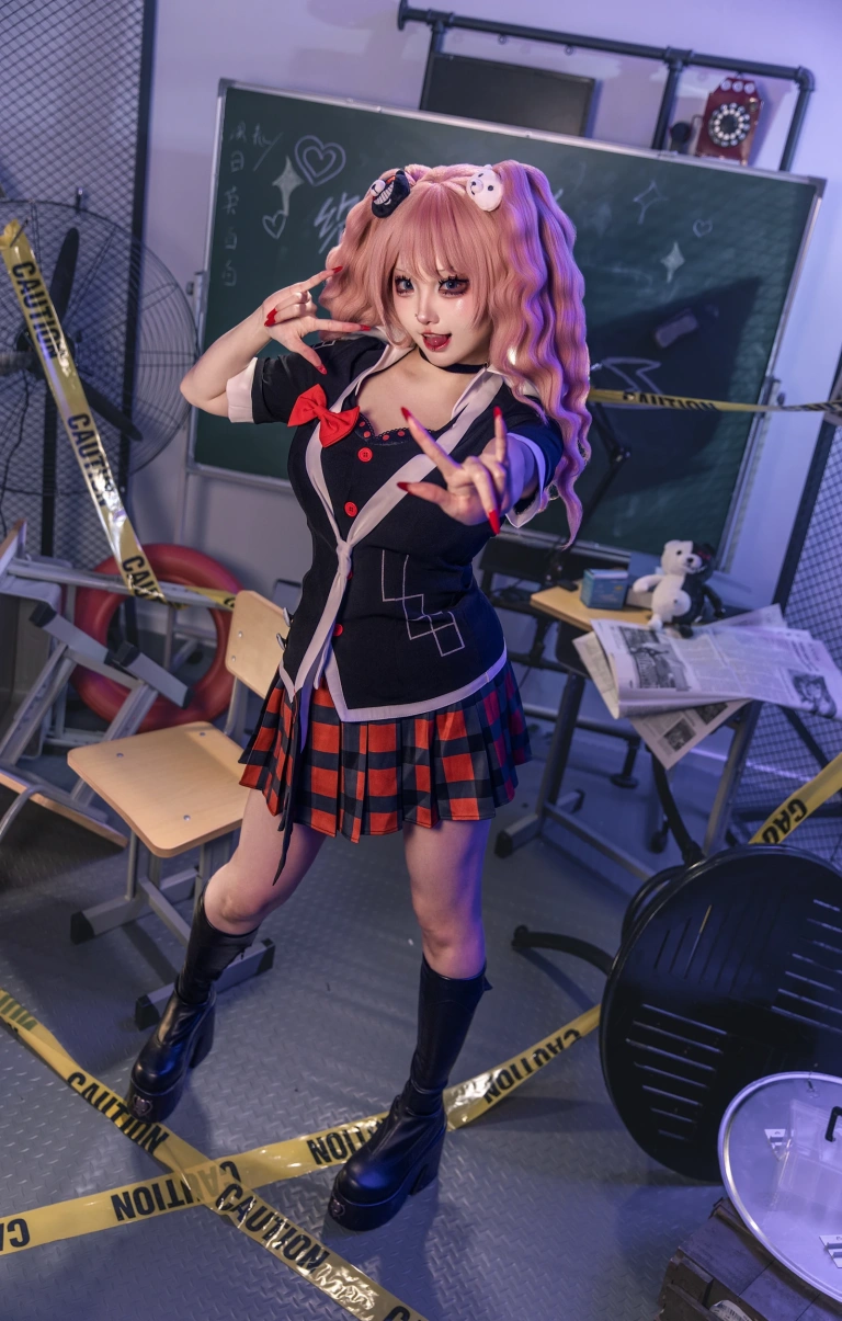 soso嗖嗖《弹丸论破 江之岛盾子》写真图集 36P｜在线预览与图包下载