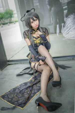 疯猫ss《洛天依》写真图集 10P｜在线预览与图包下载