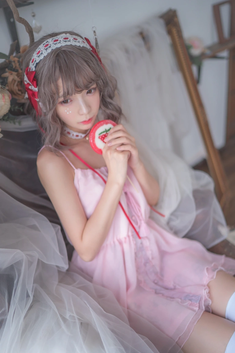 疯猫ss《粉红粉红》写真图集 17P｜在线预览与图包下载
