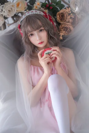 疯猫ss《粉红粉红》写真图集 17P｜在线预览与图包下载