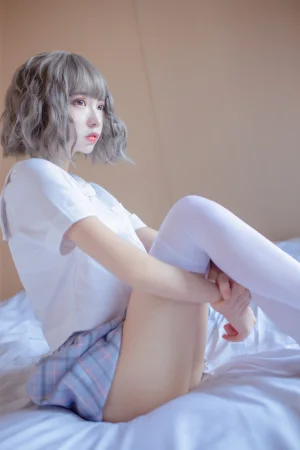 疯猫ss《思绪本 jk》写真图集 33P｜在线预览与图包下载