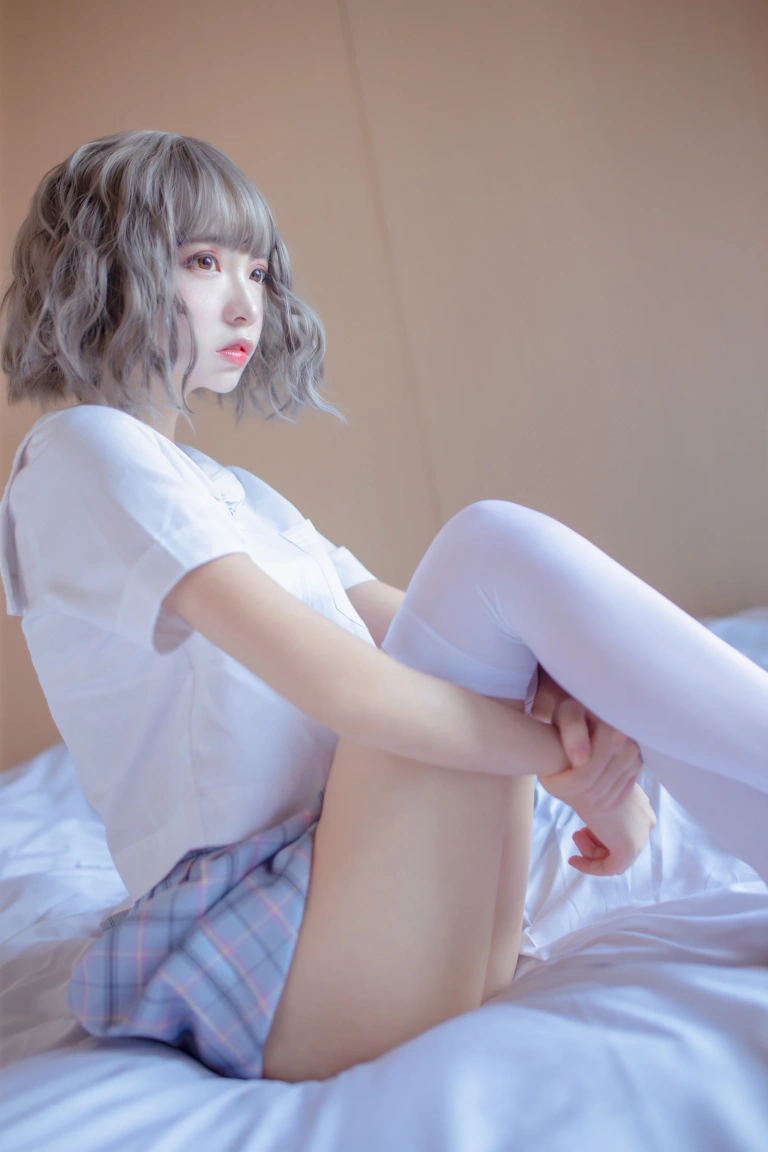 疯猫ss《思绪本 jk》写真图集 33P｜在线预览与图包下载