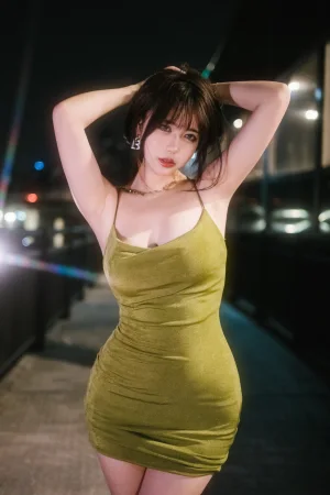 Tina很妖孽呀《绿色连衣裙》写真图集 35P｜在线预览与图包下载