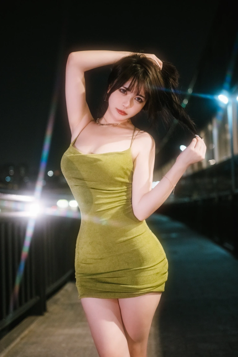 Tina很妖孽呀《绿色连衣裙》写真图集 35P｜在线预览与图包下载