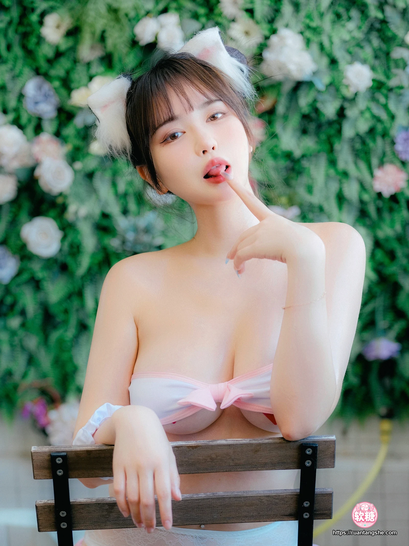 Tina很妖孽呀 Tina很妖孽呀 NO.005 - 粉色吊带袜猫女友