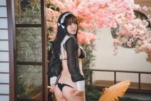 Tina很妖孽呀《修女的秘密》写真图集 28P｜在线预览与图包下载