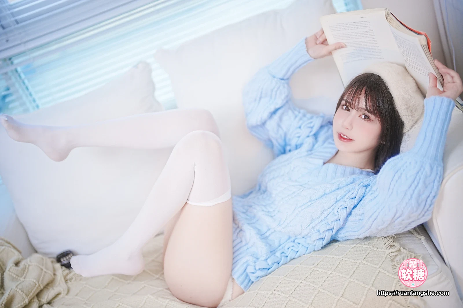 Tina很妖孽呀 Tina很妖孽呀 NO.016 - 蓝色秋冬毛衣