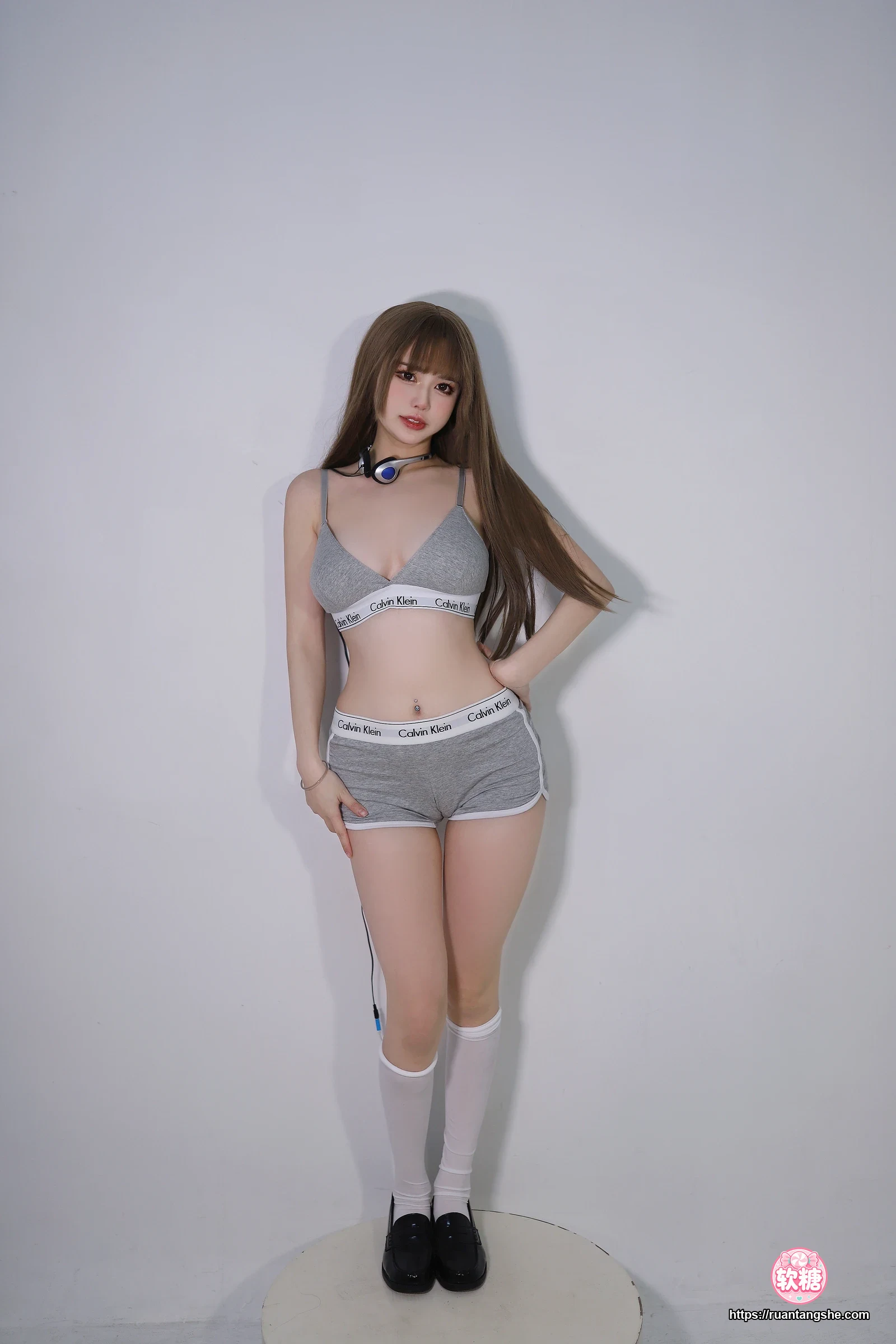 Tina很妖孽呀 Tina很妖孽呀 NO.020 - 耳机妹妹