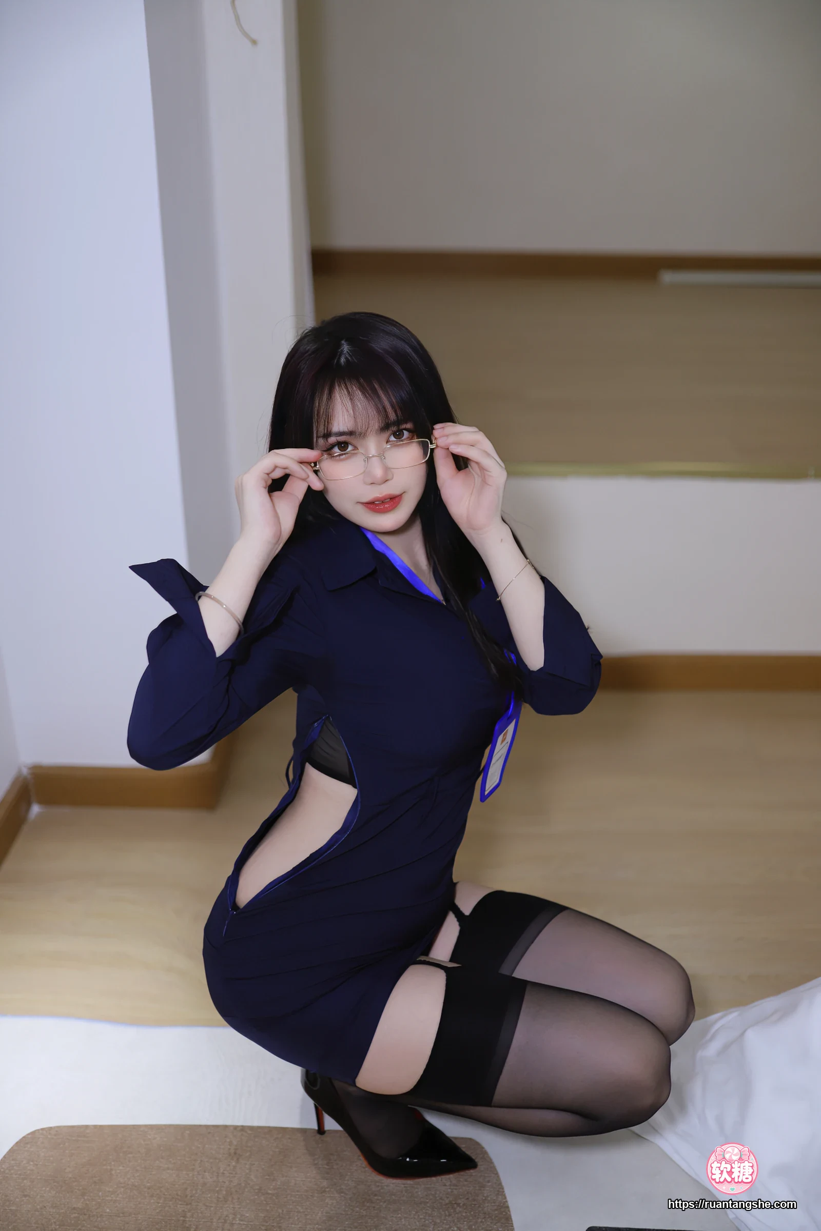 Tina很妖孽呀 Tina很妖孽呀 NO.021 - 职业装秘书