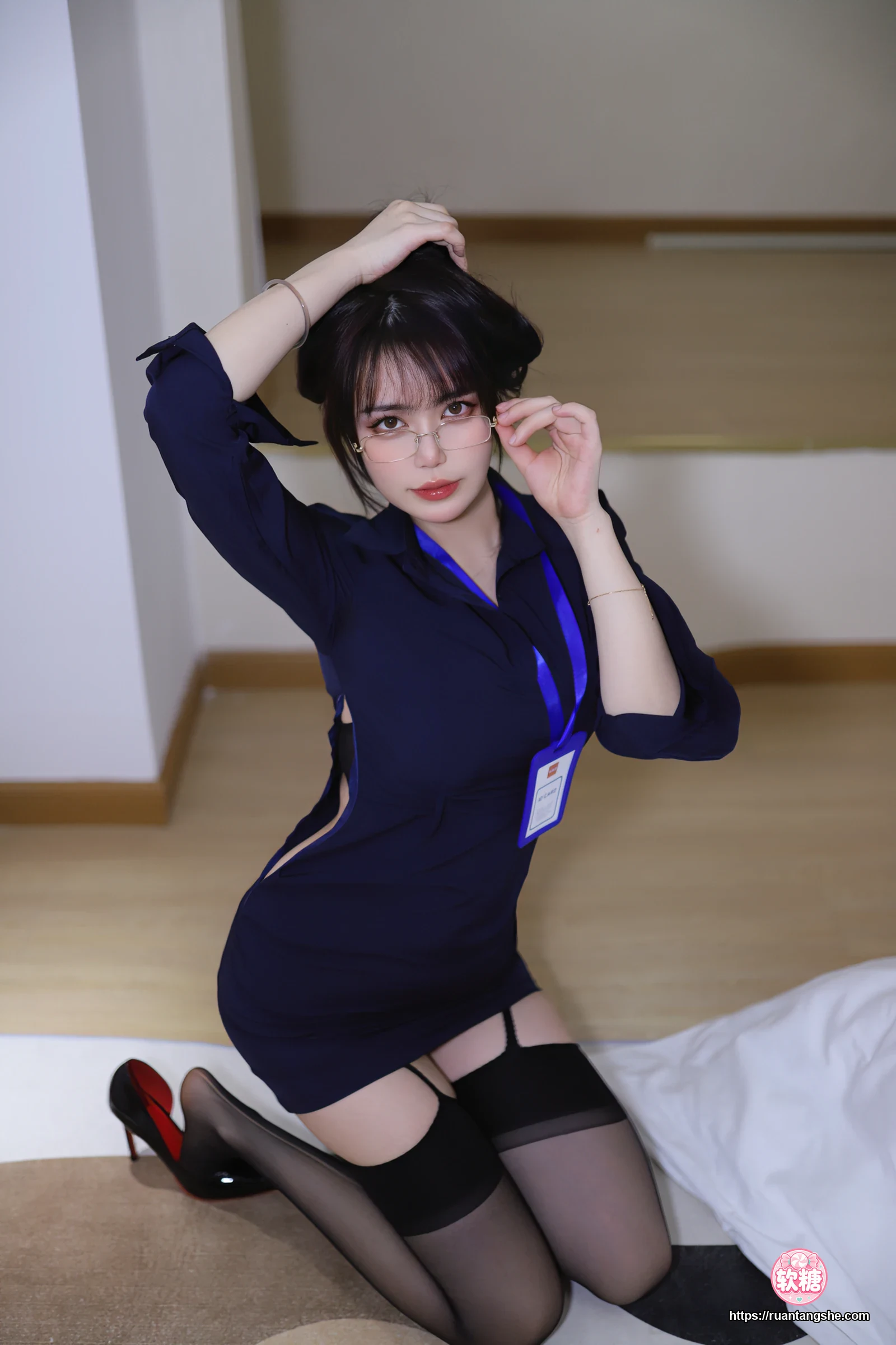Tina很妖孽呀 Tina很妖孽呀 NO.021 - 职业装秘书