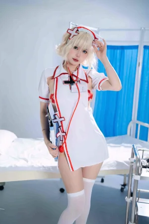 Tina很妖孽呀《白色护士妹妹》写真图集 48P｜在线预览与图包下载