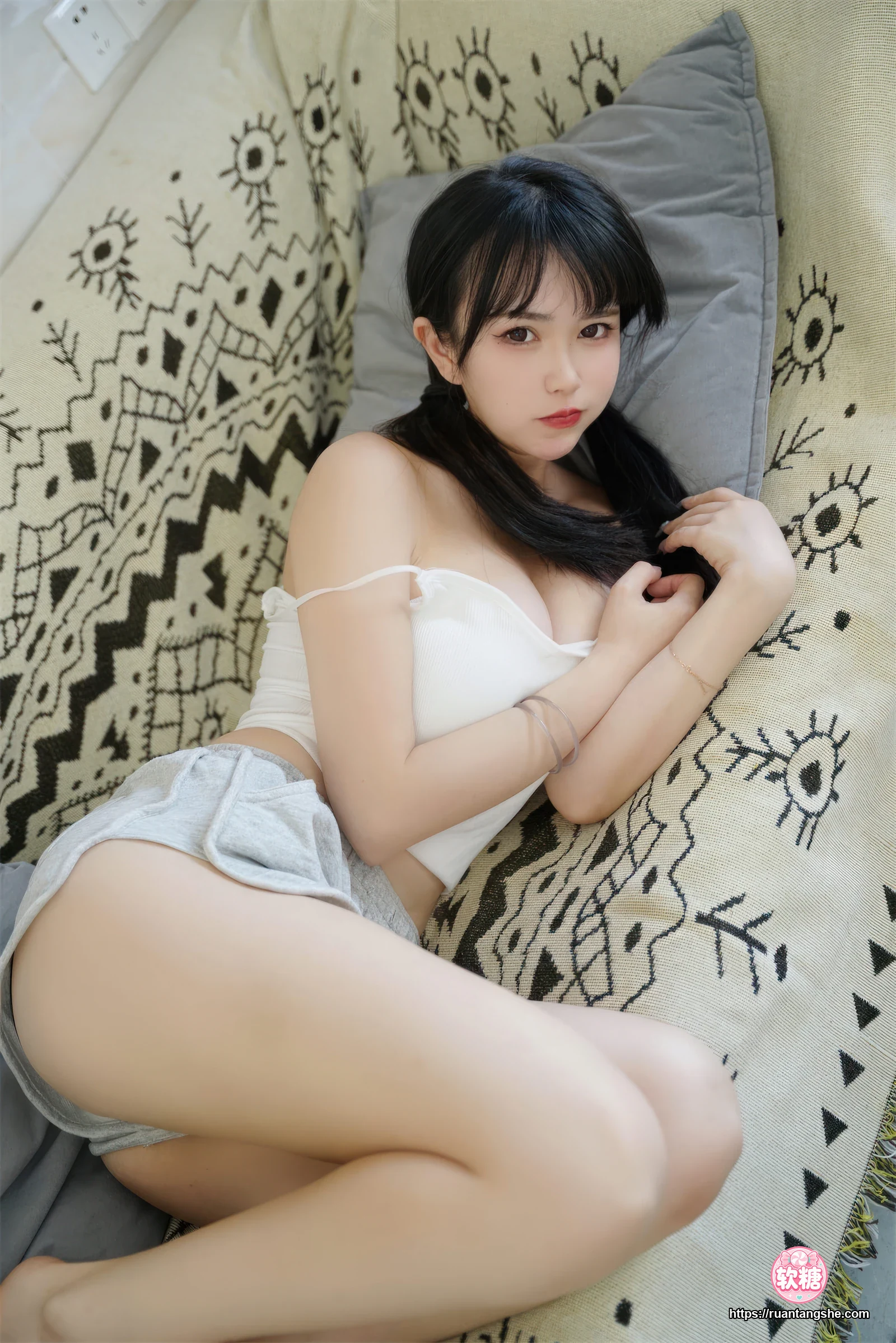 Tina很妖孽呀 Tina很妖孽呀 NO.029 - 白色纯欲吊带