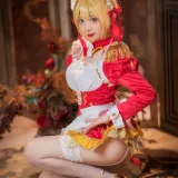 封疆疆v《尼禄》写真图集 11P｜在线预览与图包下载