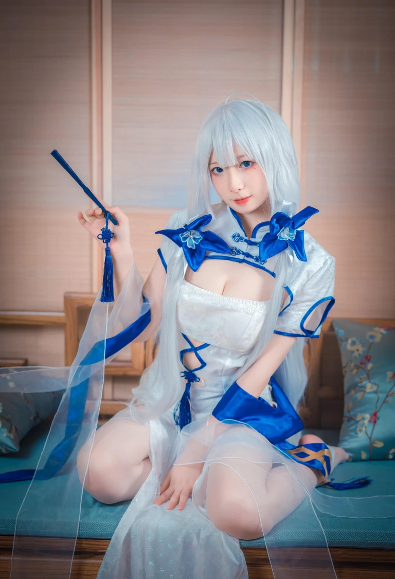 封疆疆v《碧蓝航线 光辉cos》写真图集 15P｜在线预览与图包下载