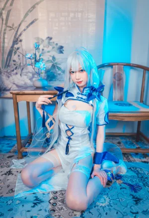 封疆疆v《碧蓝航线 光辉cos》写真图集 15P｜在线预览与图包下载