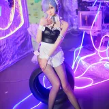封疆疆v《蕾姆兔女郎》写真图集 18P｜在线预览与图包下载