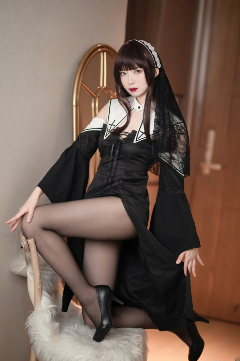 封疆疆v《黑色修女》写真图集 40P｜在线预览与图包下载
