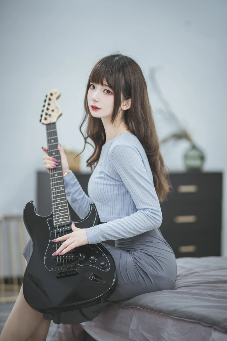 封疆疆v《吉他妹妹》写真图集 40P｜在线预览与图包下载