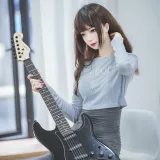 封疆疆v《吉他妹妹》写真图集 40P｜在线预览与图包下载