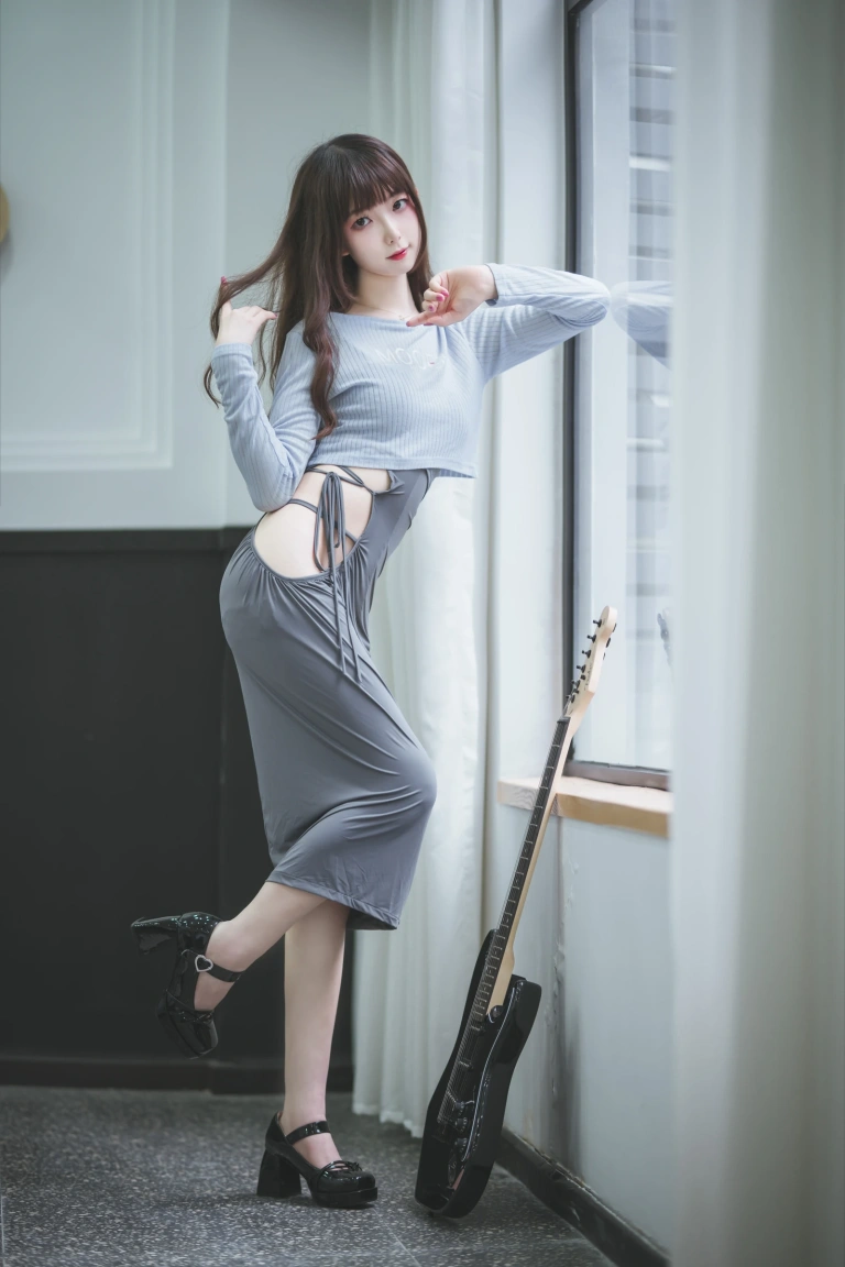 封疆疆v《吉他妹妹》写真图集 40P｜在线预览与图包下载