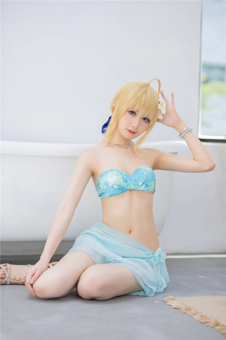 封疆疆v《阿尔托莉雅·潘德拉贡 泳装》写真图集 40P｜在线预览与图包下载