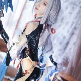 封疆疆v《原神 申鹤》写真图集 31P｜在线预览与图包下载