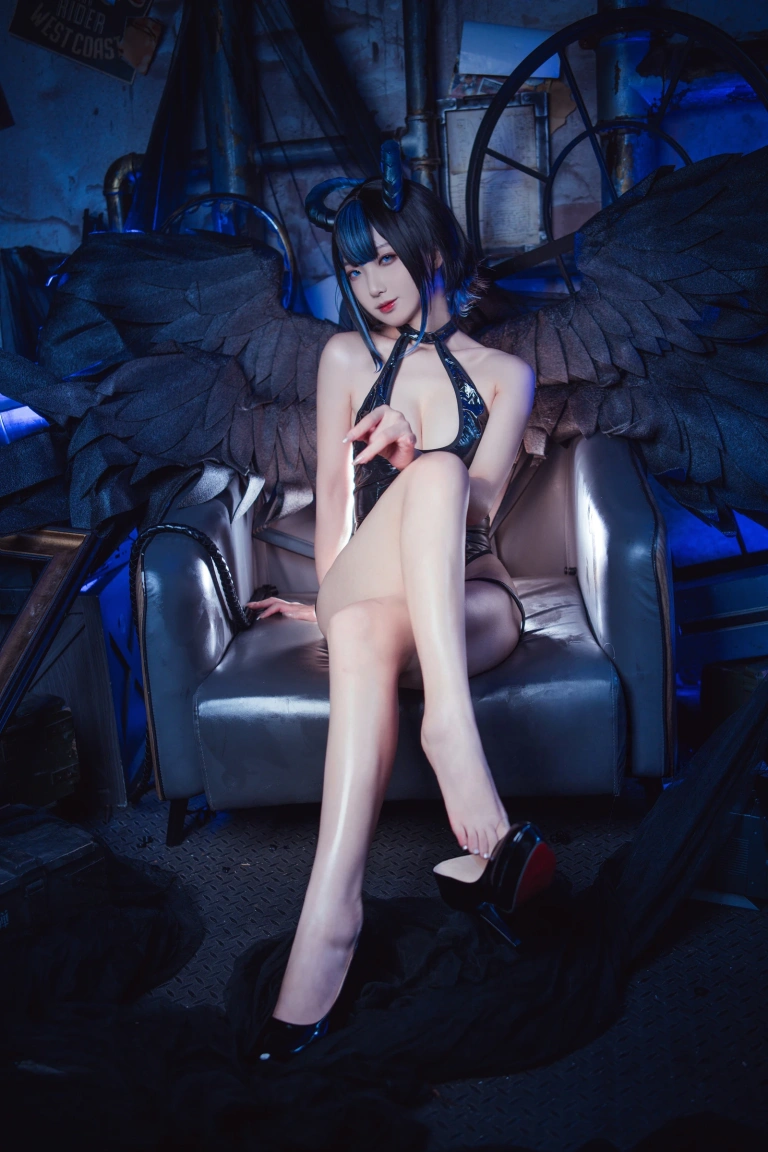 封疆疆v《小恶魔》写真图集 30P｜在线预览与图包下载