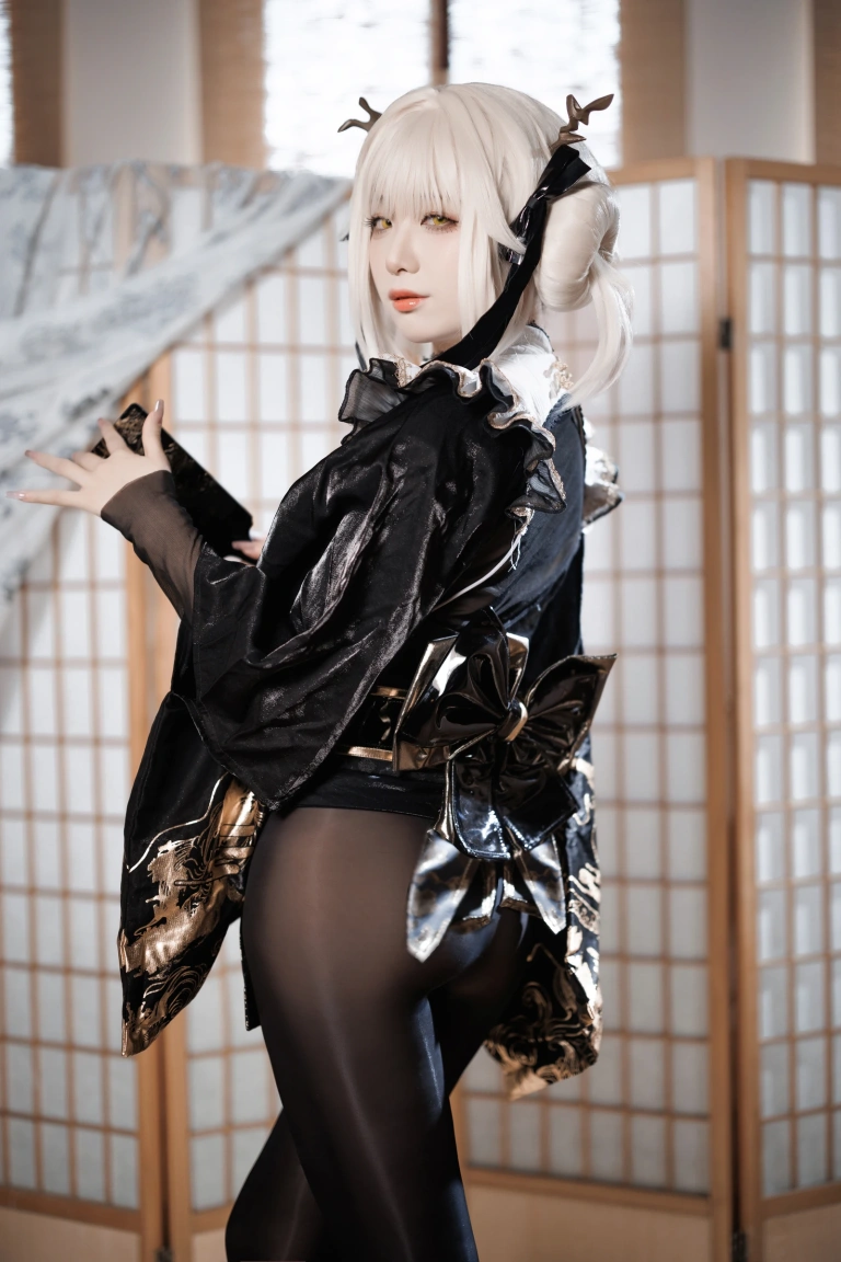 封疆疆v《NIKKE 白兔布兰儿 和服》写真图集 40P｜在线预览与图包下载