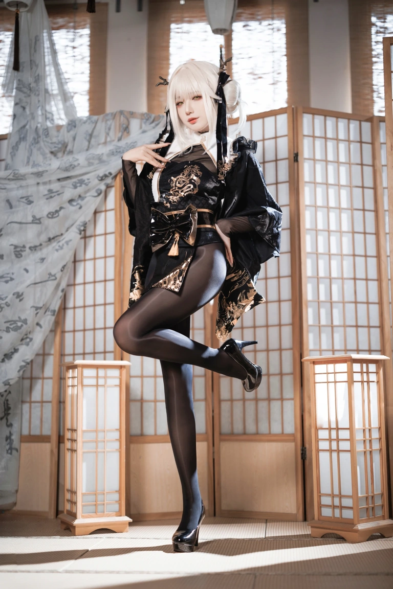 封疆疆v《NIKKE 白兔布兰儿 和服》写真图集 40P｜在线预览与图包下载