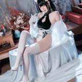 封疆疆v《彼得·史特拉塞》写真图集 40P｜在线预览与图包下载