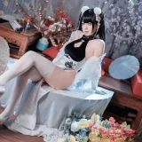 封疆疆v《彼得·史特拉塞》写真图集 40P｜在线预览与图包下载