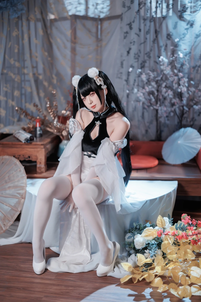 封疆疆v《彼得·史特拉塞》写真图集 40P｜在线预览与图包下载