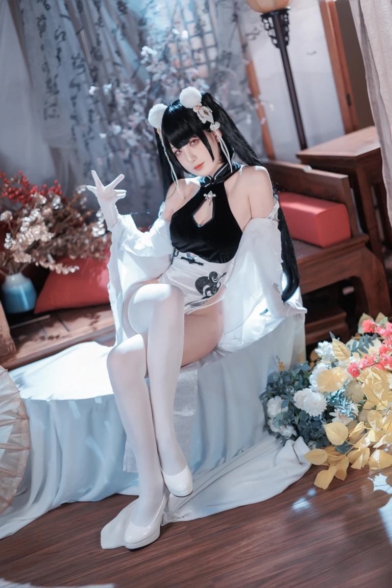 封疆疆v《彼得·史特拉塞》写真图集 40P｜在线预览与图包下载