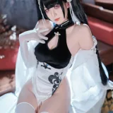 封疆疆v《彼得·史特拉塞》写真图集 40P｜在线预览与图包下载