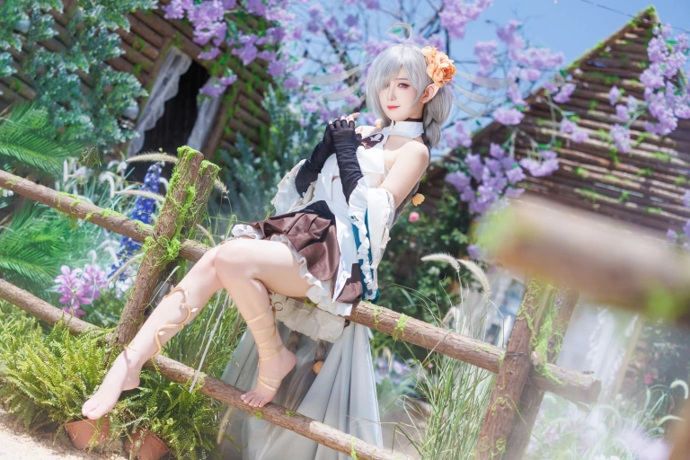 封疆疆v《埃佛森》写真图集 12P｜在线预览与图包下载