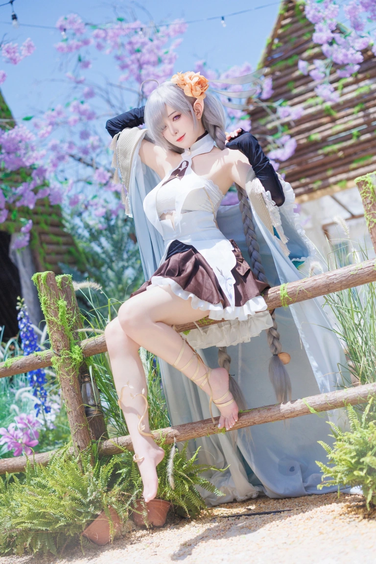 封疆疆v《埃佛森》写真图集 12P｜在线预览与图包下载